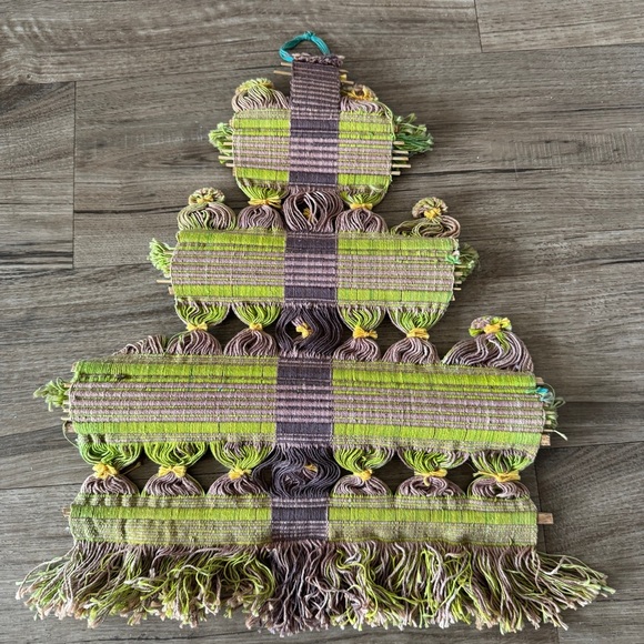 Vintage 70s macramé Christmas tree wall hanging decor - Picture 3 of 5